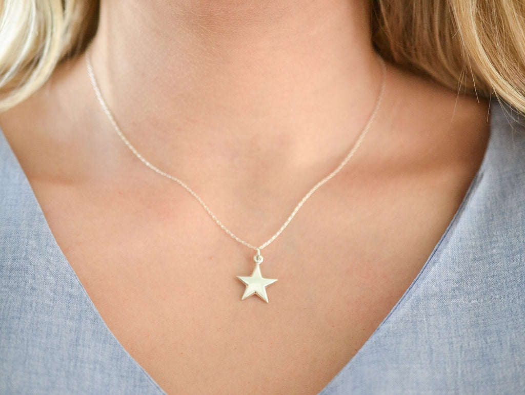 Tiny Star Necklace