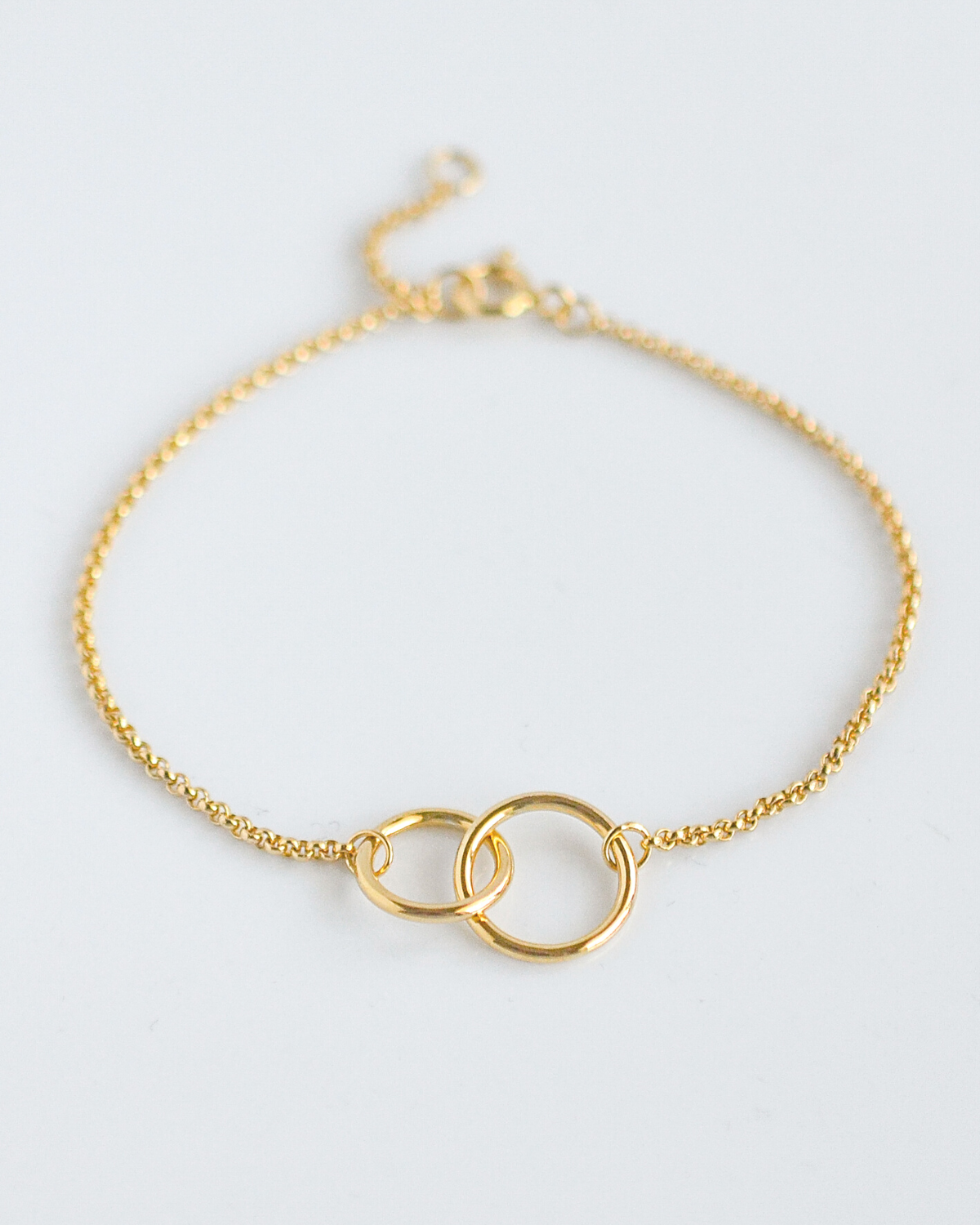 14K Solid Gold Interlocking Circles Bracelet | 14K Real Gold Double Circle  Bracelet for Women | Dainty Intertwined Circles Bracelet | 14K Gold Jewelry