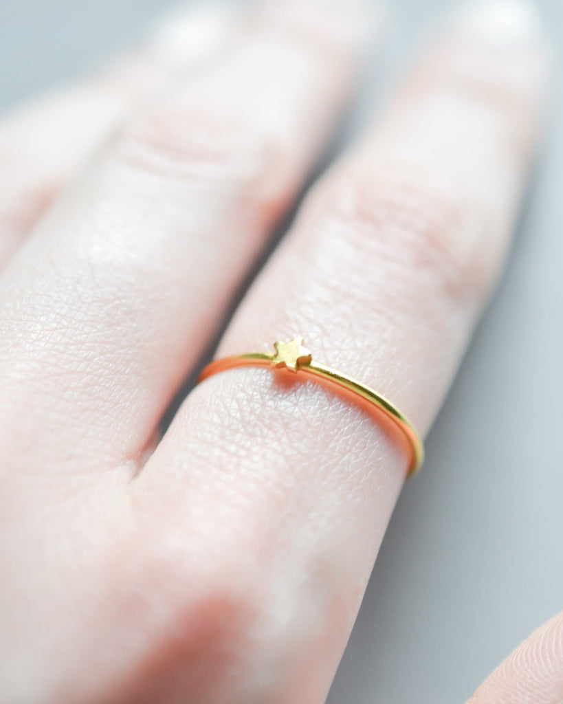 Tiny Star Ring